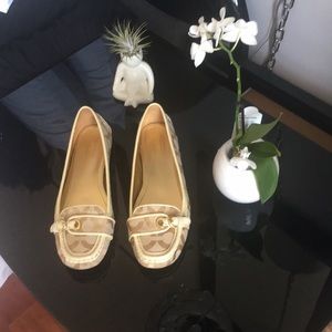 Coach flats slip on